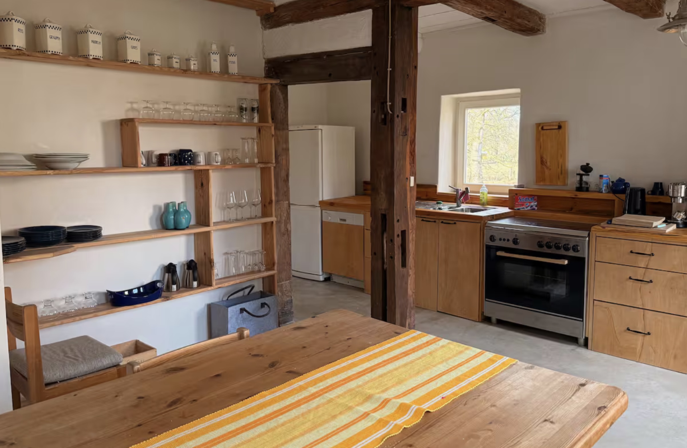 Vollholzküche im Backhaus